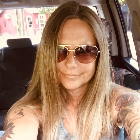 Meet your Posher, Jennifer - Picture 1 of 1